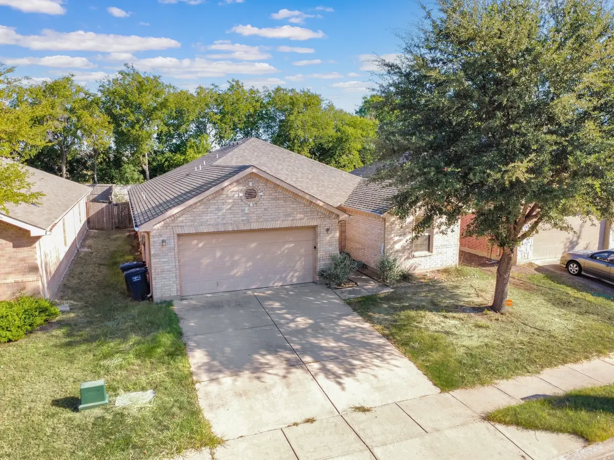 5761 Dunraven Trail, Fort Worth, TX 76244 - Image #1