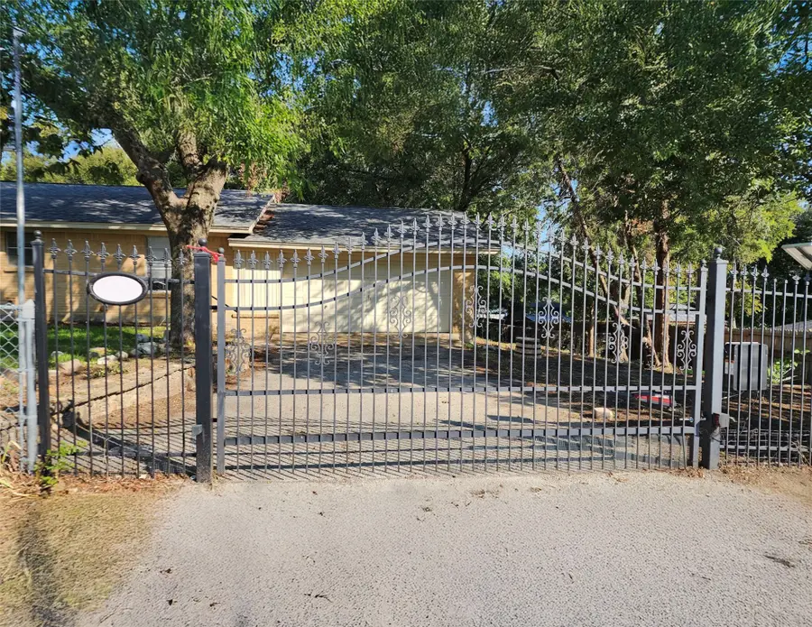 6585 Appian Way, Fort Worth, TX 76135 - Image #3