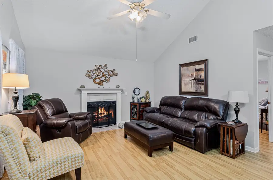 746 Wildwood Trail, Holly Lake Ranch, TX 75765 - Image #2