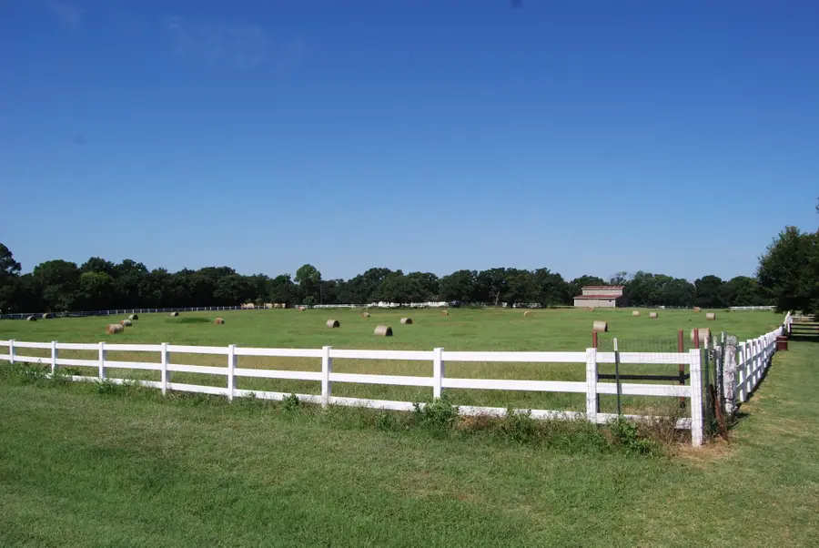 6905 Hidden Valley Road, Flower Mound, TX 75022 - Image #3