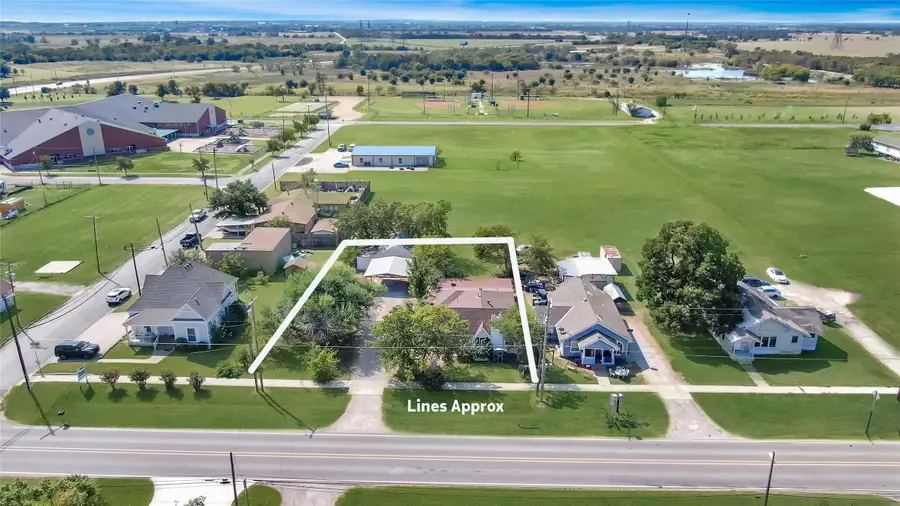 305 W Main Street, Gunter, TX 75058 - Image #2