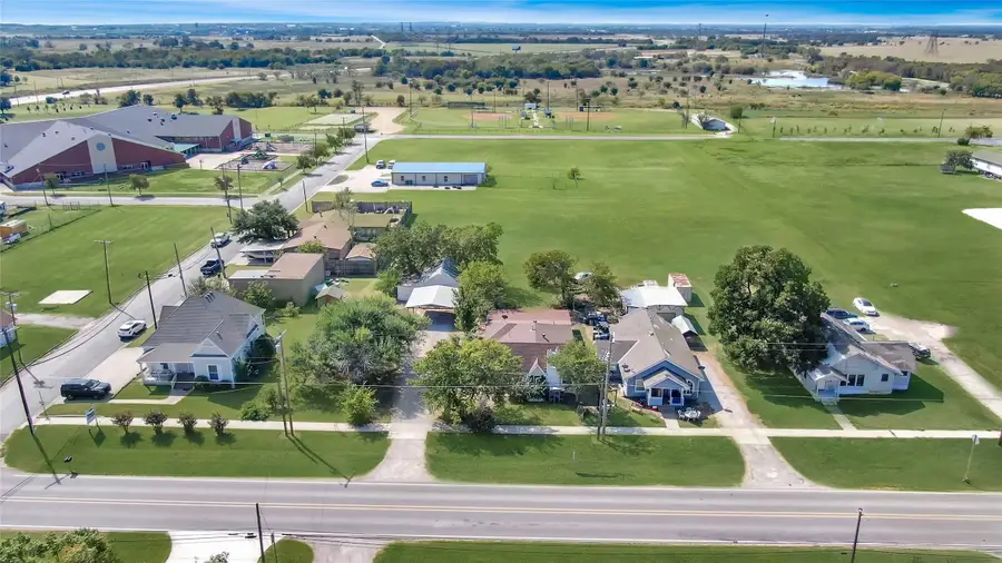 305 W Main Street, Gunter, TX 75058 - Image #3