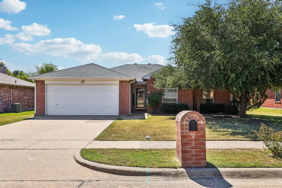 906 Creekview Drive, Waxahachie, TX 75165 - Image #1