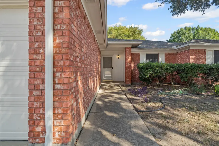 7201 Royal Oak Drive, Benbrook, TX 76126 - Image #3