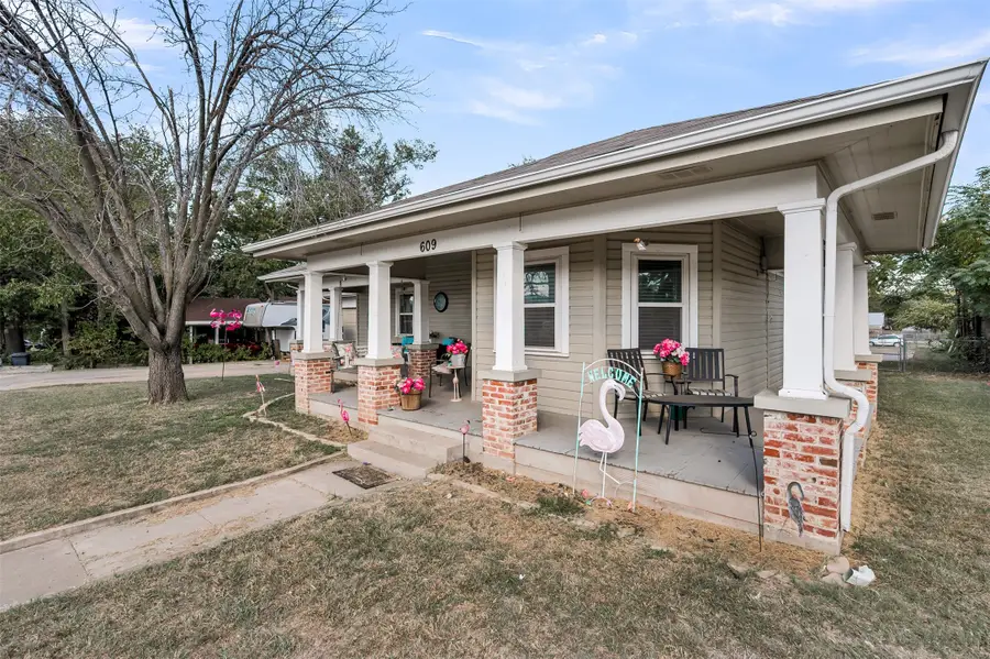 609 S Elm Street, Weatherford, TX 76086 - Image #2