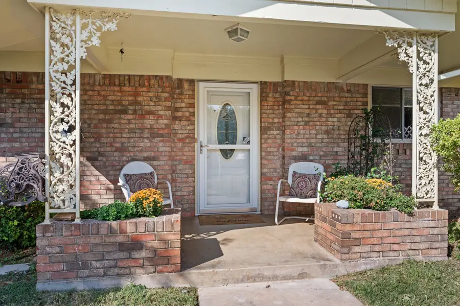 744 Briarwood Lane, Hurst, TX 76053 - Image #2