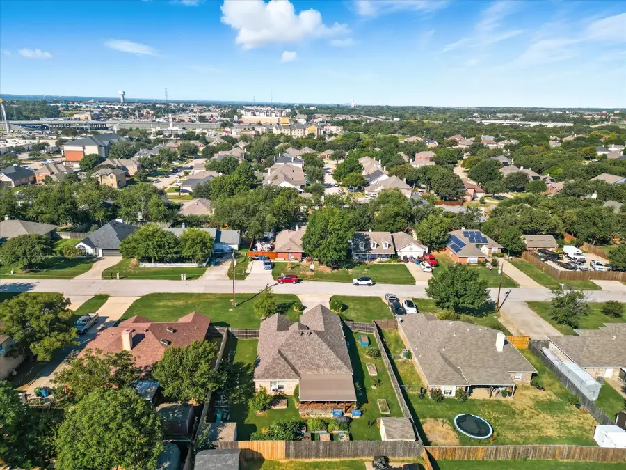 516 Oak Lake Street, Lake Dallas, TX 75065 - Image #2