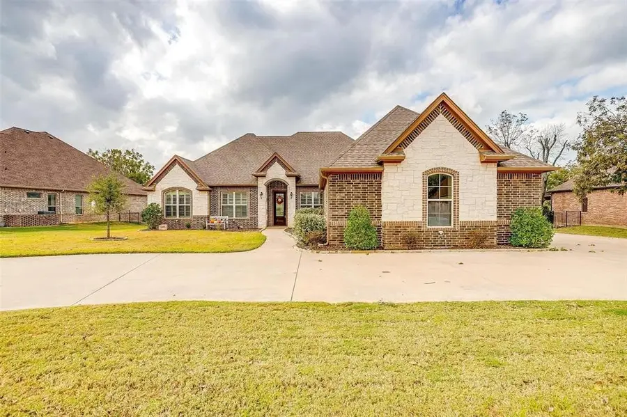 6410 Pinehurst Drive, Granbury, TX 76049 - Image #3