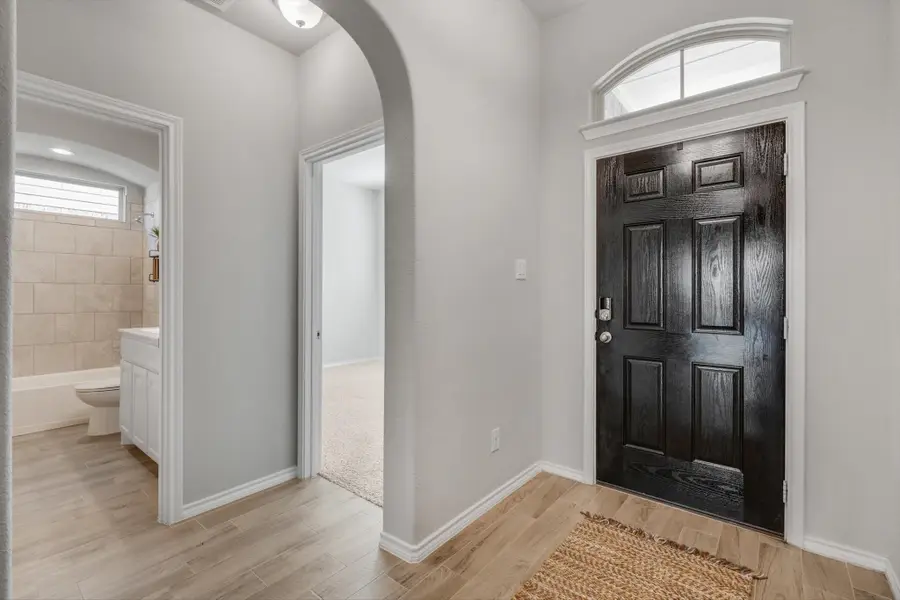 821 Meadows Drive, Argyle, TX 76226 - Image #3