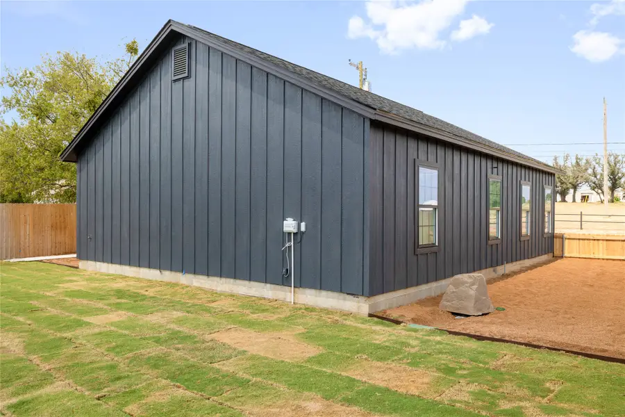 1004 E Highland, Comanche, TX 76442 - Image #2