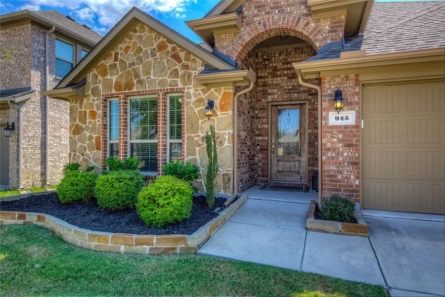 945 Bluebird Way, Celina, TX 75009 - Image #2