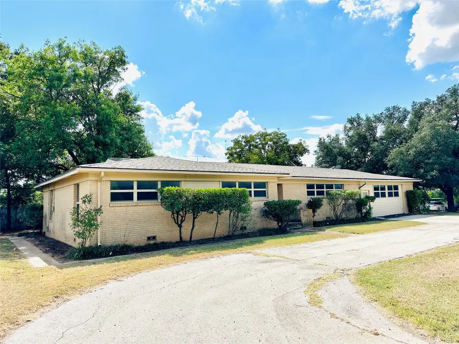 125 W Cypress Street, Cross Plains, TX 76443 - Image #2