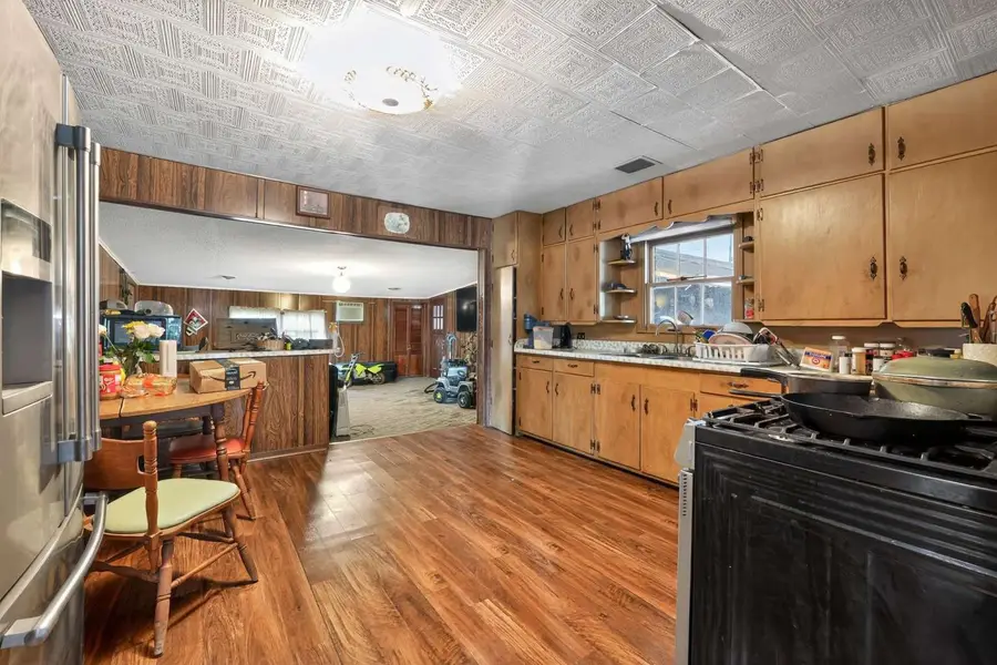 308 S San Jacinto Street, Whitney, TX 76692 - Image #3