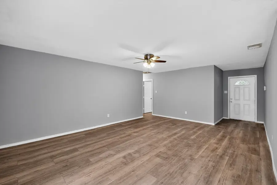 5717 Macrae Street, Haltom City, TX 76148 - Image #3