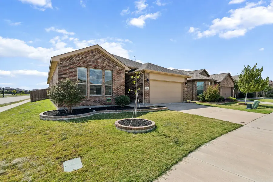 1048 Madelia Avenue, Fort Worth, TX 76177 - Image #2