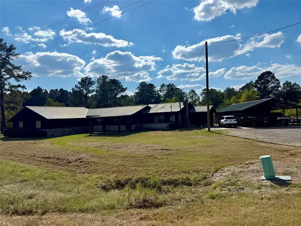 28654 S Us Highway 69, Zavalla, TX 75980