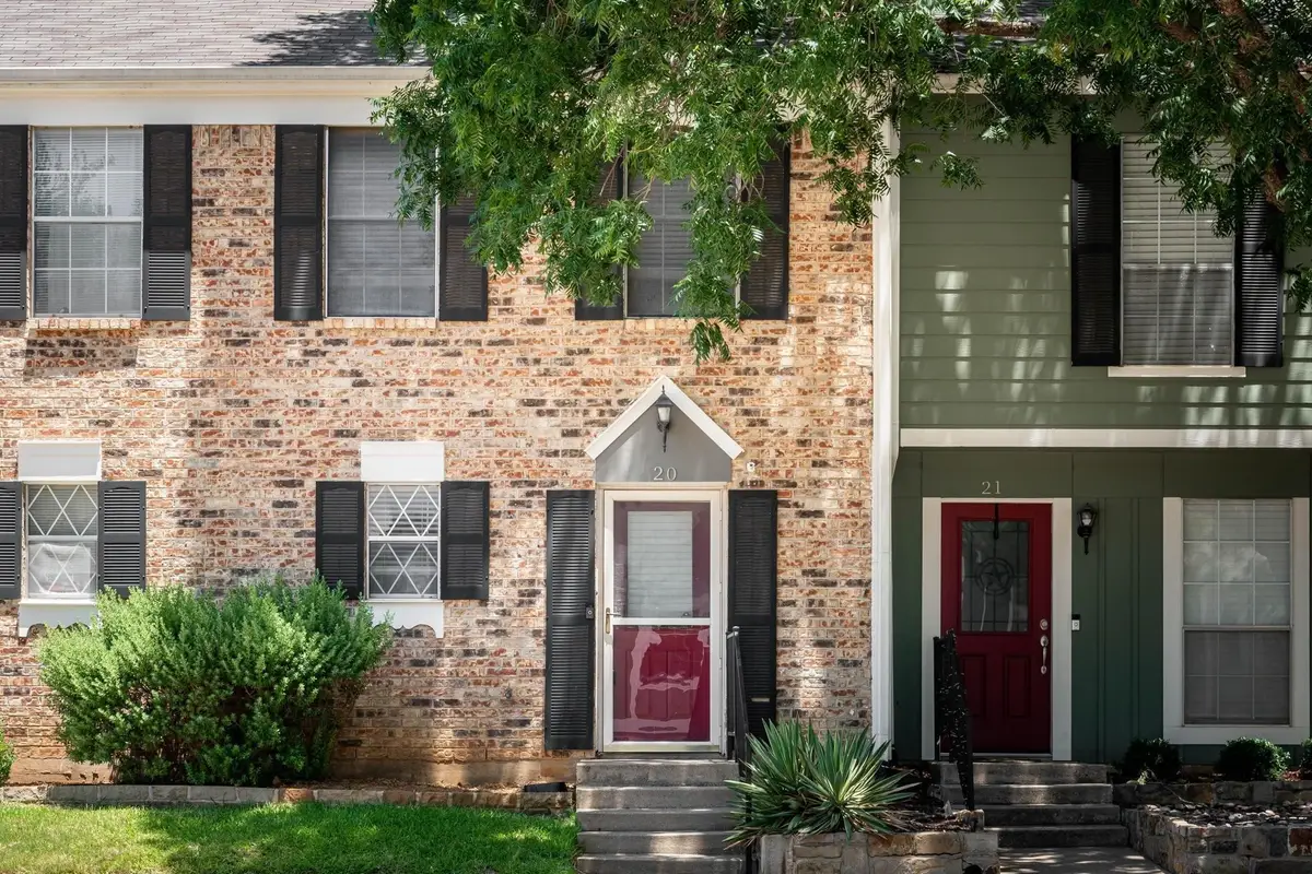 20 Abbey Road, Euless, TX 76039 - Image #1