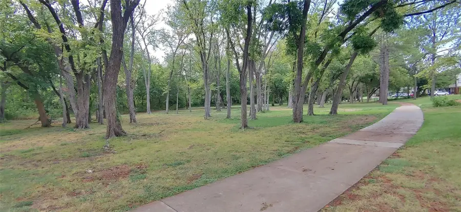 20 Abbey Road, Euless, TX 76039 - Image #2