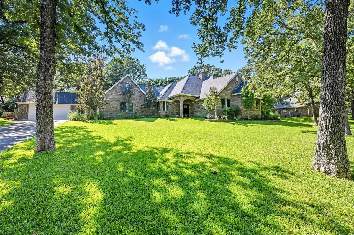 124 Westlake Woods Drive, Azle, TX 76020 - Image #1