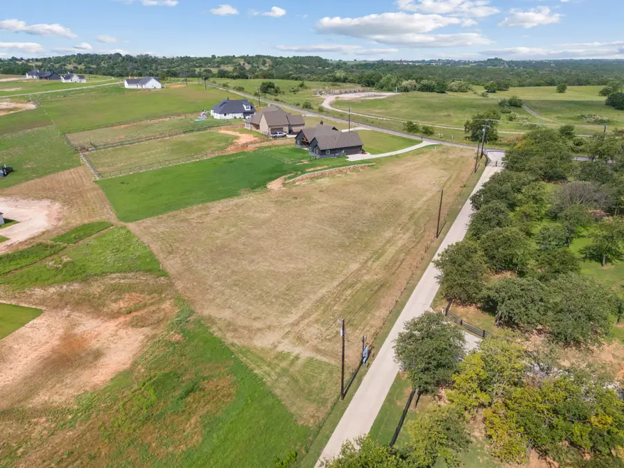 1052 N Agnes Road, Springtown, TX 76082 - Image #3