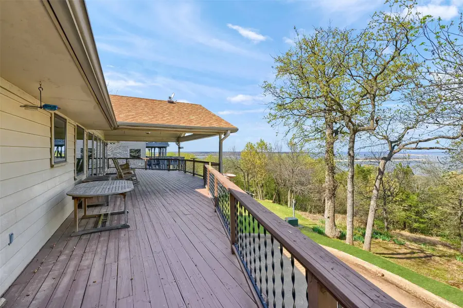 110 Eagleview Circle, Pottsboro, TX 75076 - Image #2