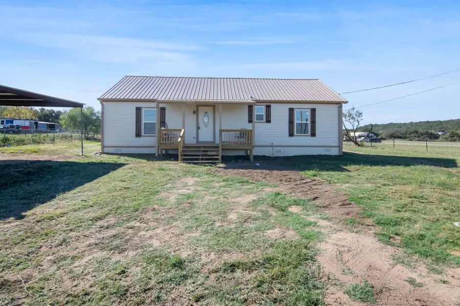825 Oaks Crossing Road, Mineral Wells, TX 76067 - Image #3