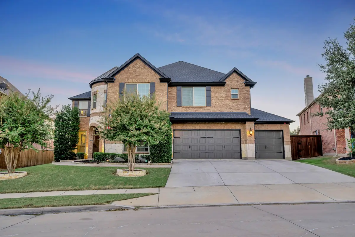 423 Aylesbury Drive, Roanoke, TX 76262 - Image #1