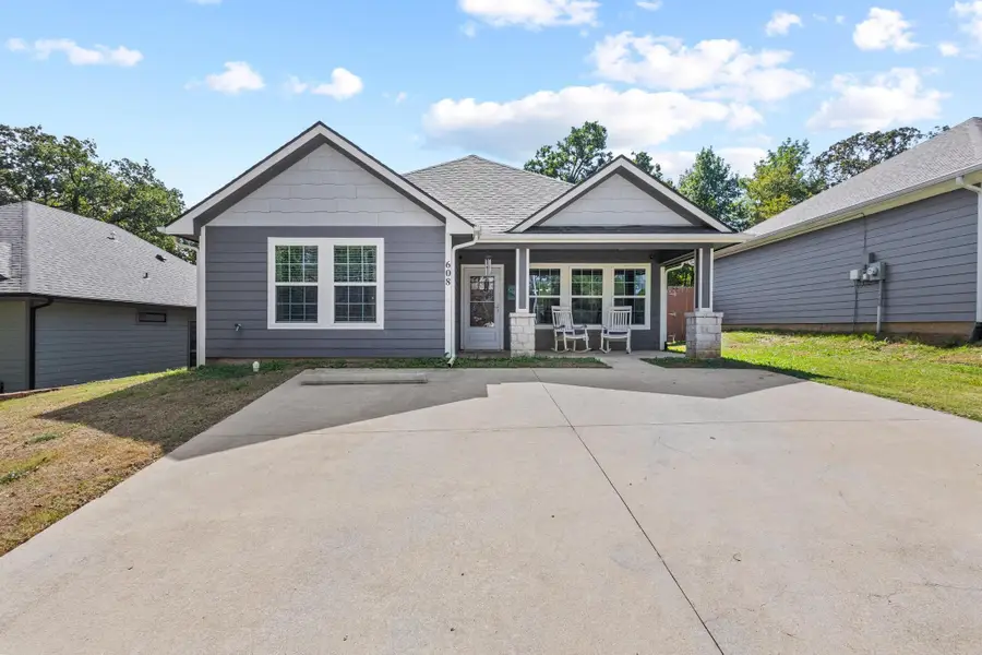 608 E Shepherd Street, Denison, TX 75021 - Image #3