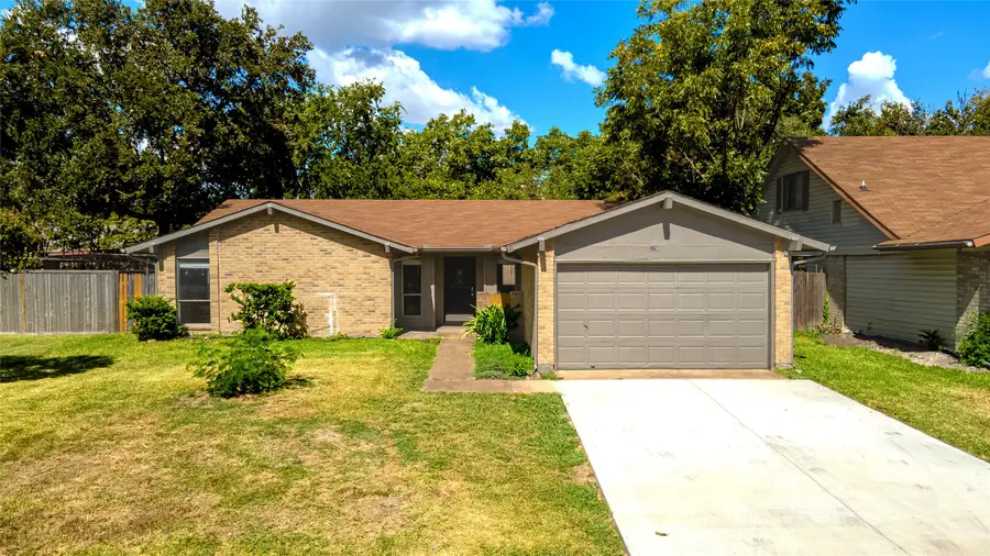 326 E Springdale Lane, Grand Prairie, TX 75052 - Image #2