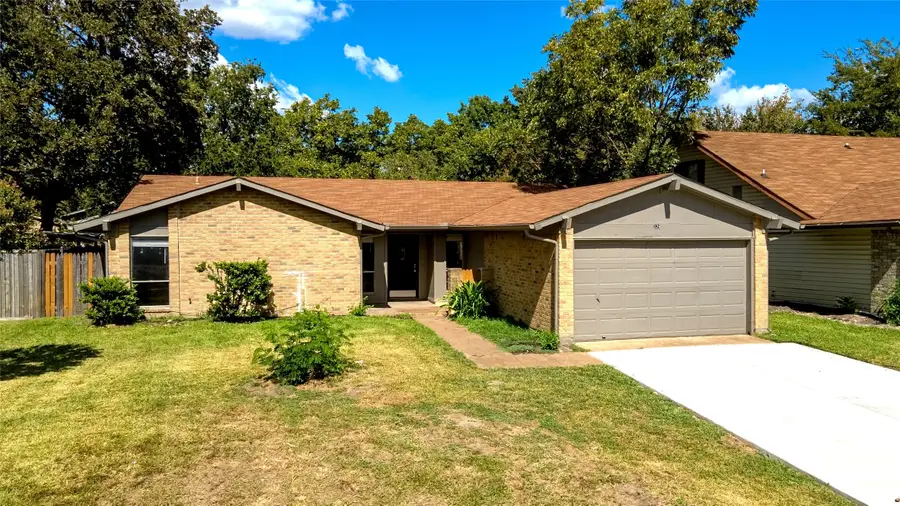 326 E Springdale Lane, Grand Prairie, TX 75052 - Image #3