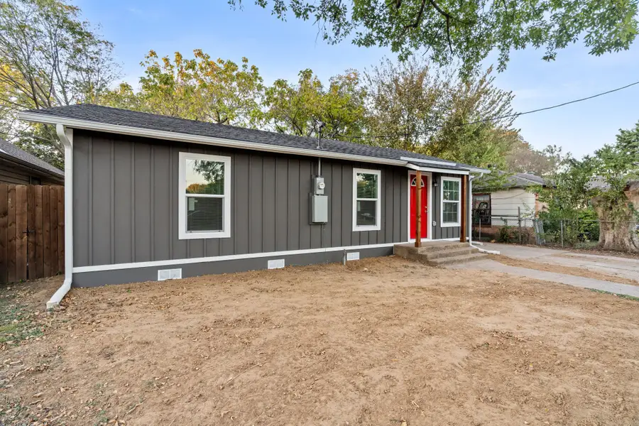 806 Metropolitan Street, Ennis, TX 75119 - Image #3