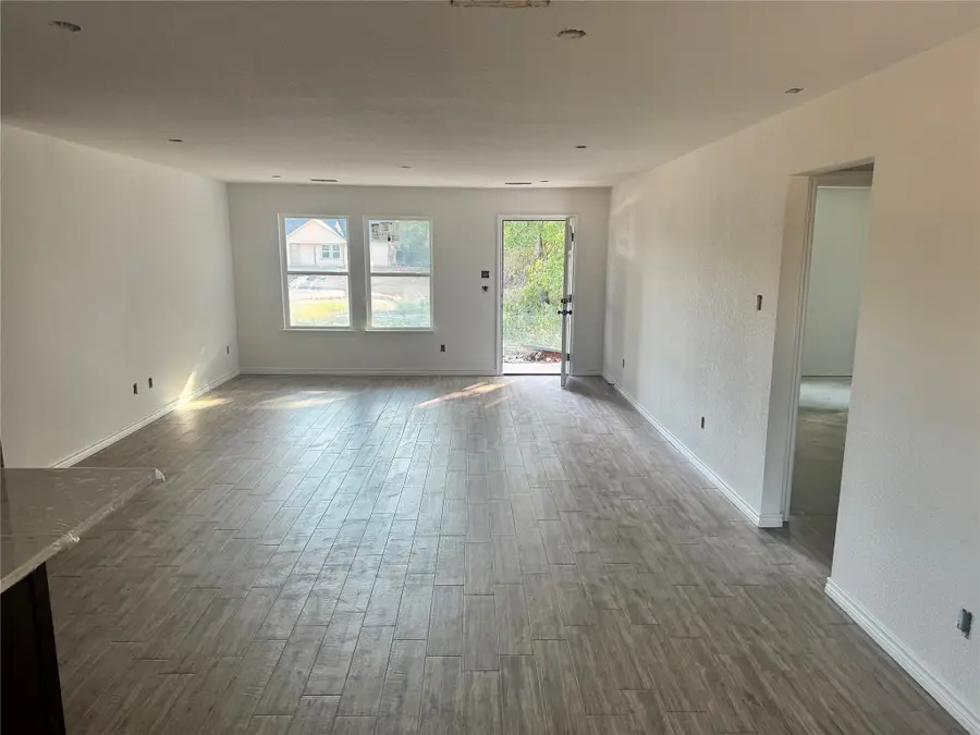 1016 Bradshaw Court, Springtown, TX 76082 - Image #3