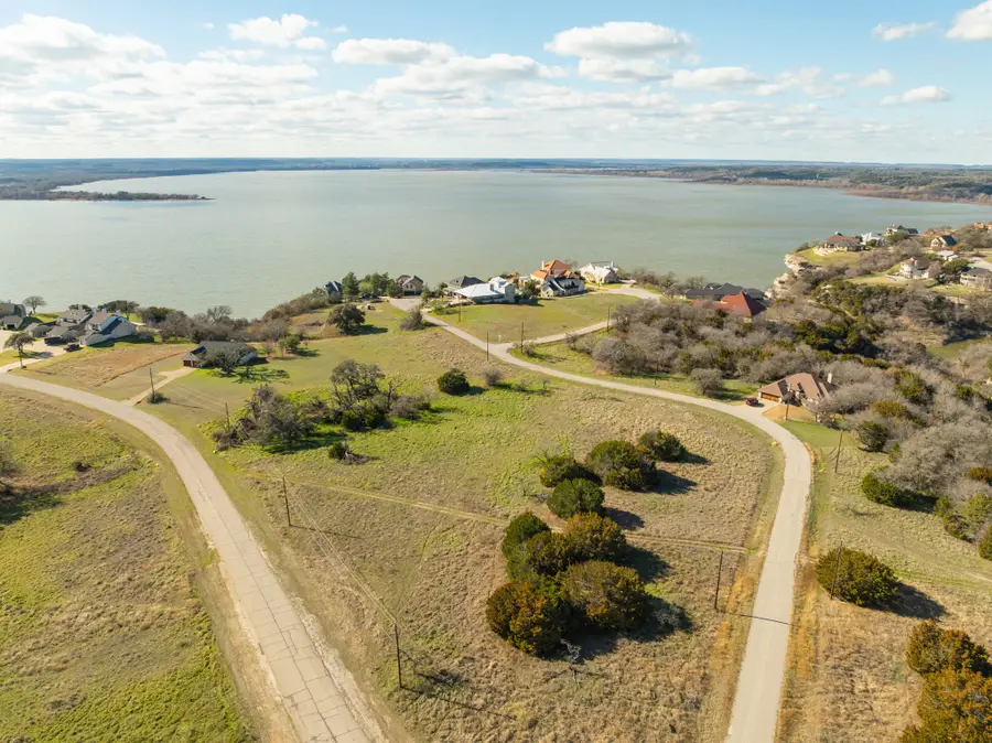 10079 Lakeview Court, Whitney, TX 76692 - Image #3