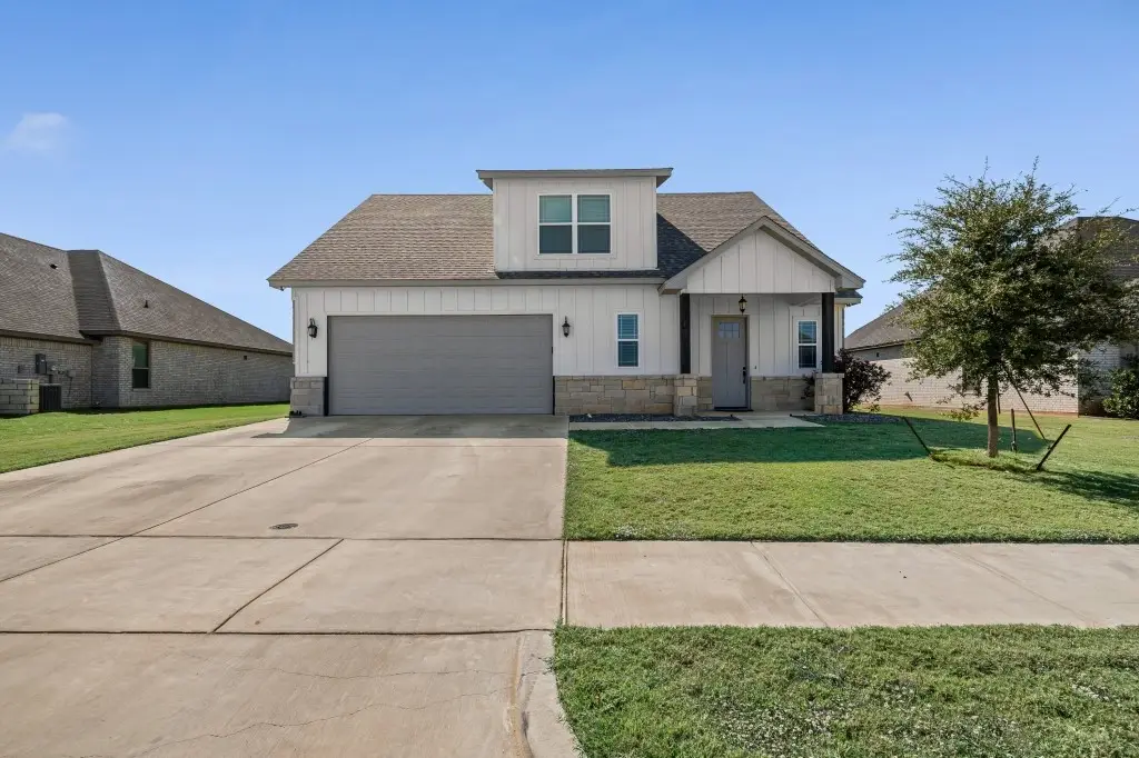 157 Crenshaw Court, Stephenville, TX 76401 - Image #1