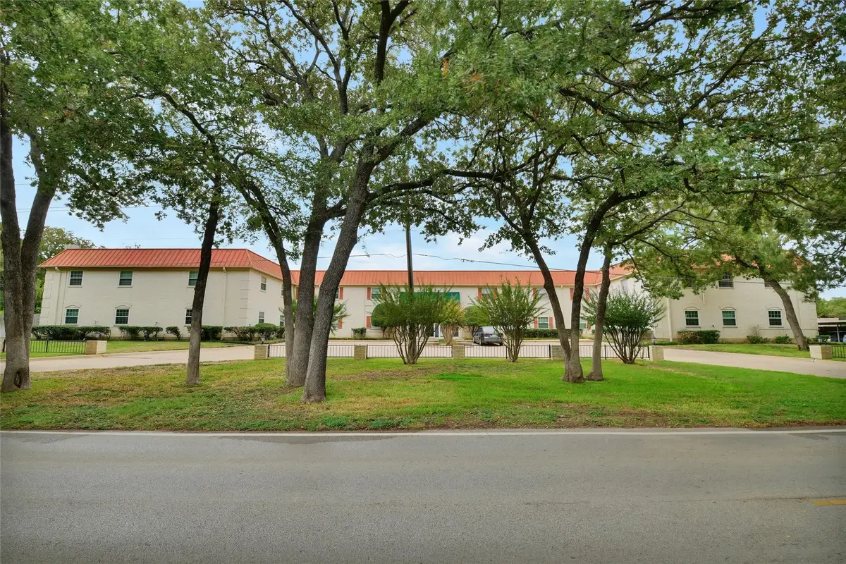 1401 Forest Edge Drive #21, Arlington, TX 76013 - Image #1