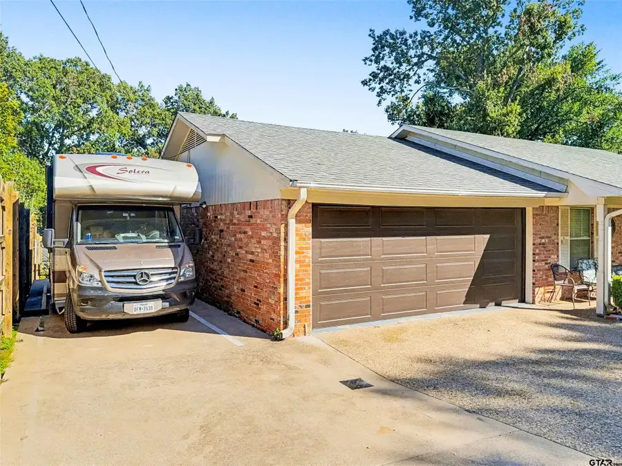 3518 Cloverdale Drive, Tyler, TX 75701 - Image #2
