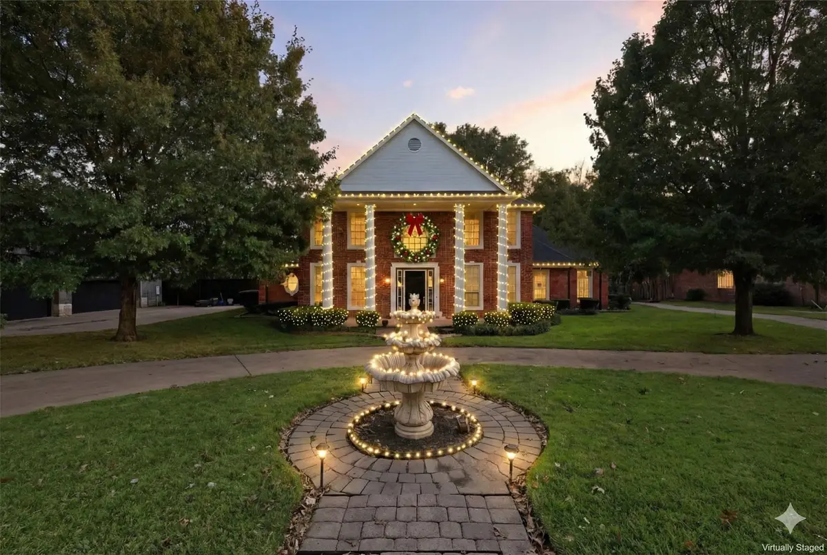 1860 Plum Creek Drive, Midlothian, TX 76065 - Image #1