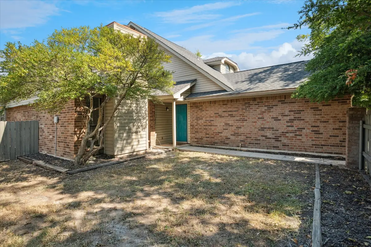 1020 W Hills Terrace, Saginaw, TX 76179 - Image #1