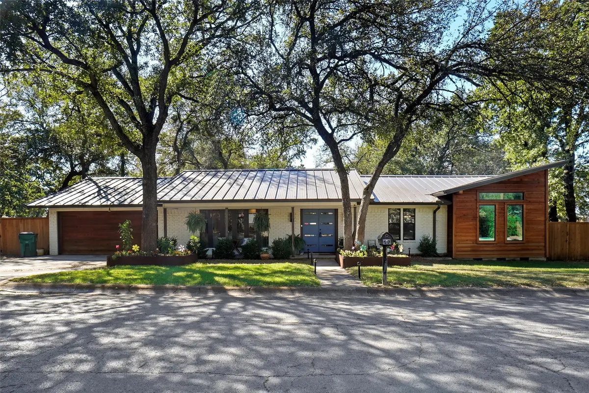 1724 Boston Avenue, Bridgeport, TX 76426 - Image #1