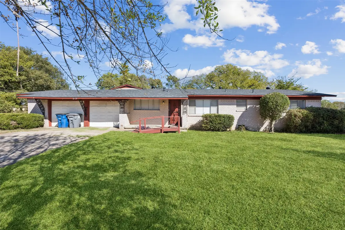 2739 Plaza Boulevard, Dallas, TX 75241 - Image #1