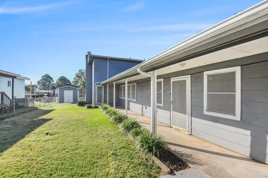 4309 Elmwood Court, Granbury, TX 76049 - Image #2