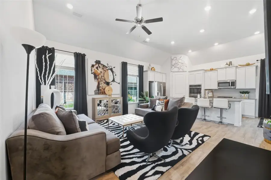 1941 Spotted Fawn Drive, Arlington, TX 76005 - Image #3