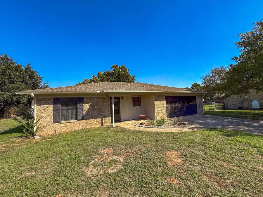 3809 Winding Way, Granbury, TX 76049 - Image #2
