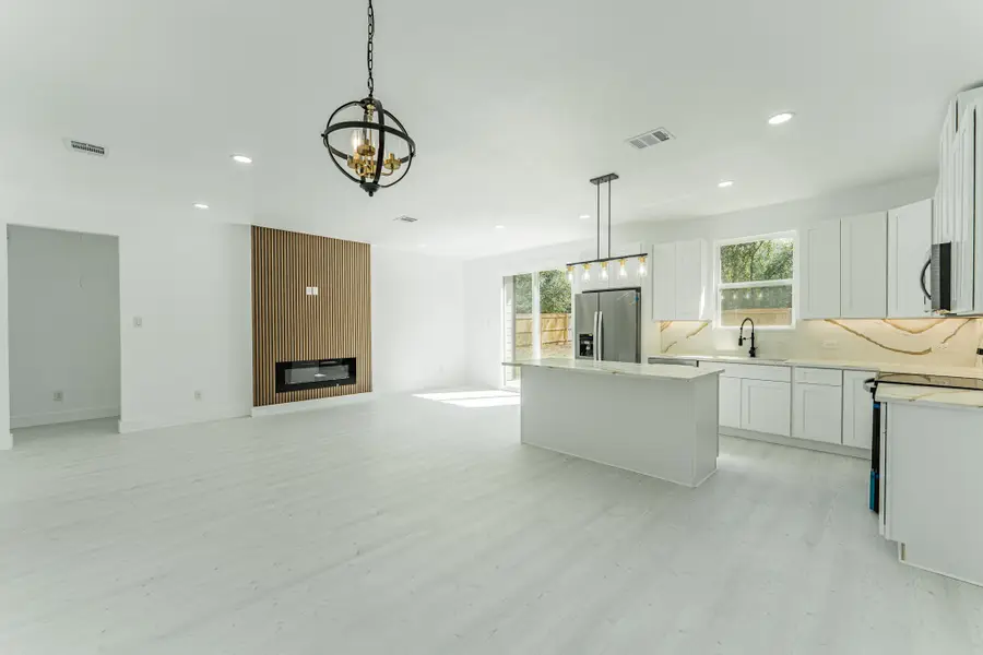 206 Ross Street W, Sulphur Springs, TX 75482 - Image #2