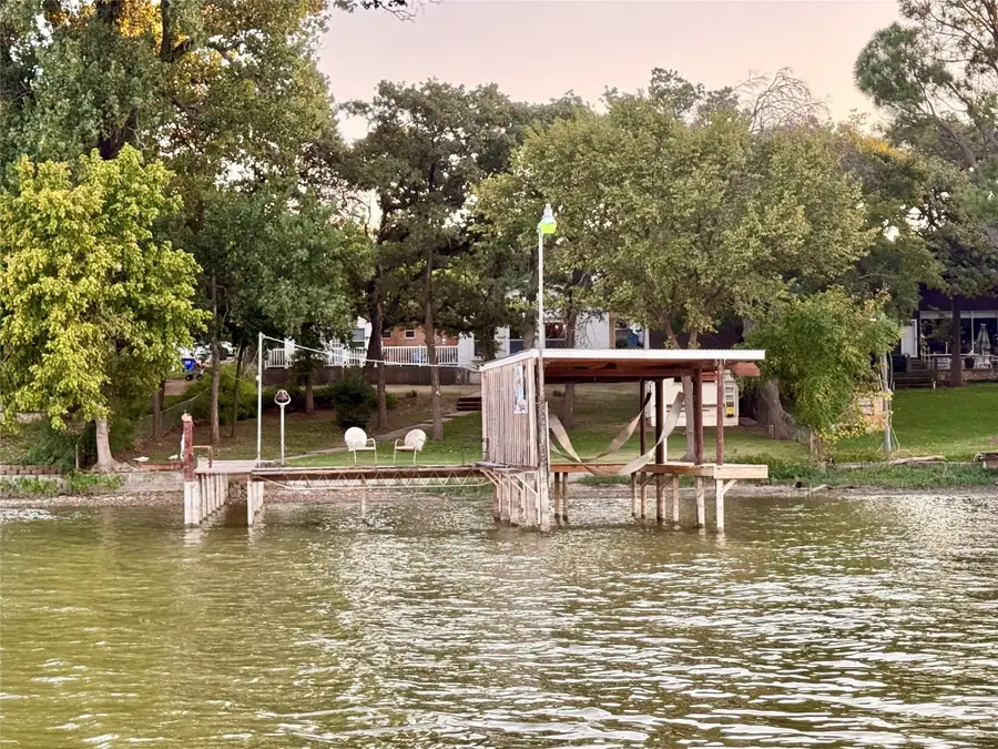 300 Shoreline Drive, Azle, TX 76020 - Image #3