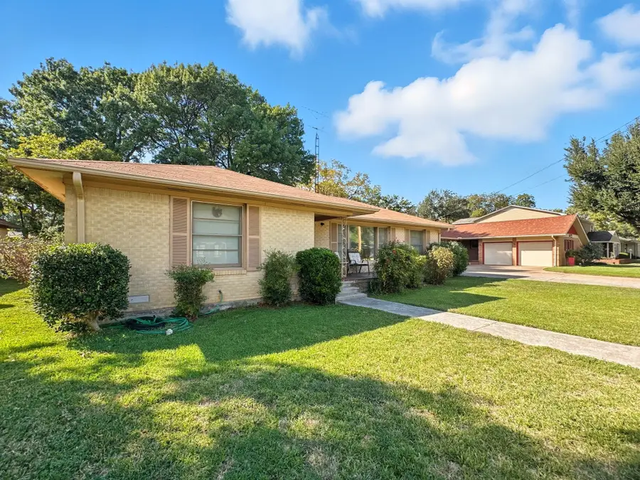 817 S Rusk Street, Gainesville, TX 76240 - Image #3
