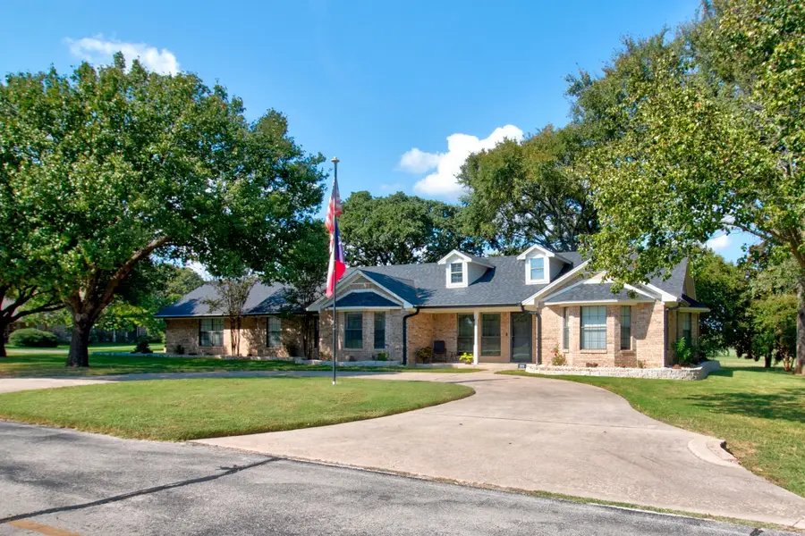 101 Wasco Cove, Gainesville, TX 76240 - Image #2