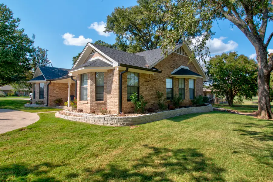 101 Wasco Cove, Gainesville, TX 76240 - Image #3