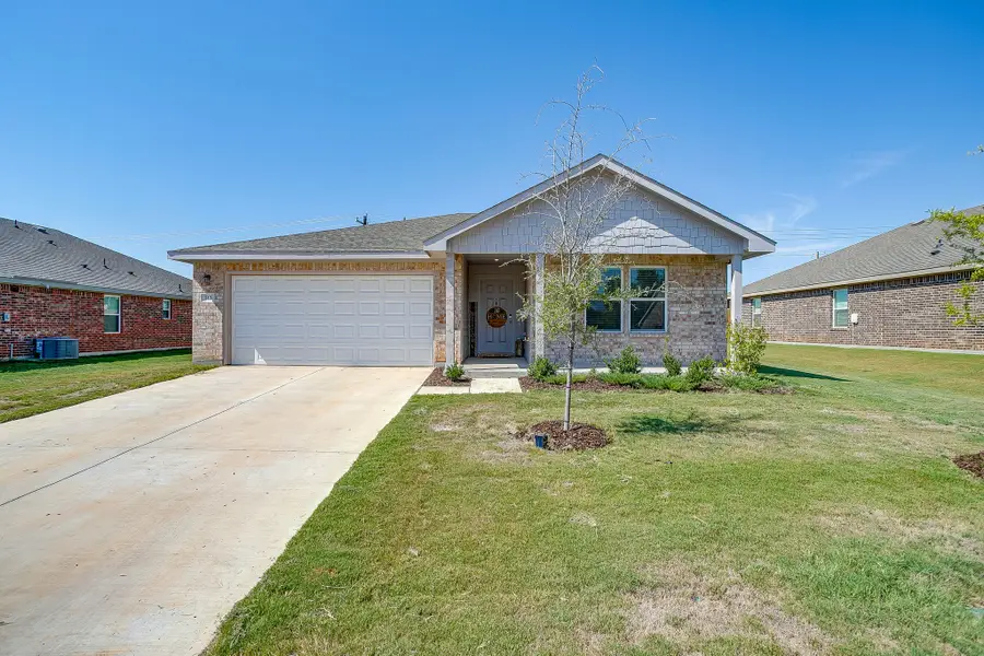 513 Jameson Street, Springtown, TX 76082 - Image #2