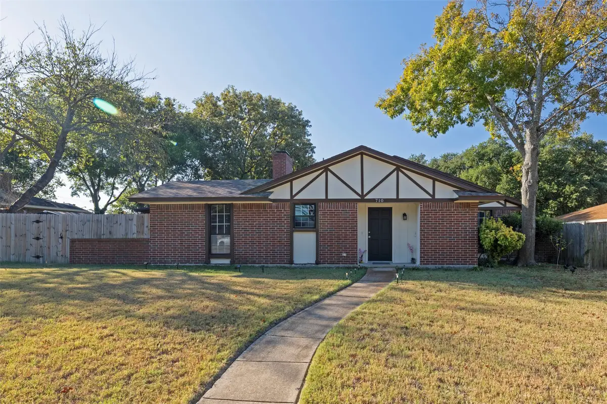 710 Waynelee Drive, Lancaster, TX 75146 - Image #1